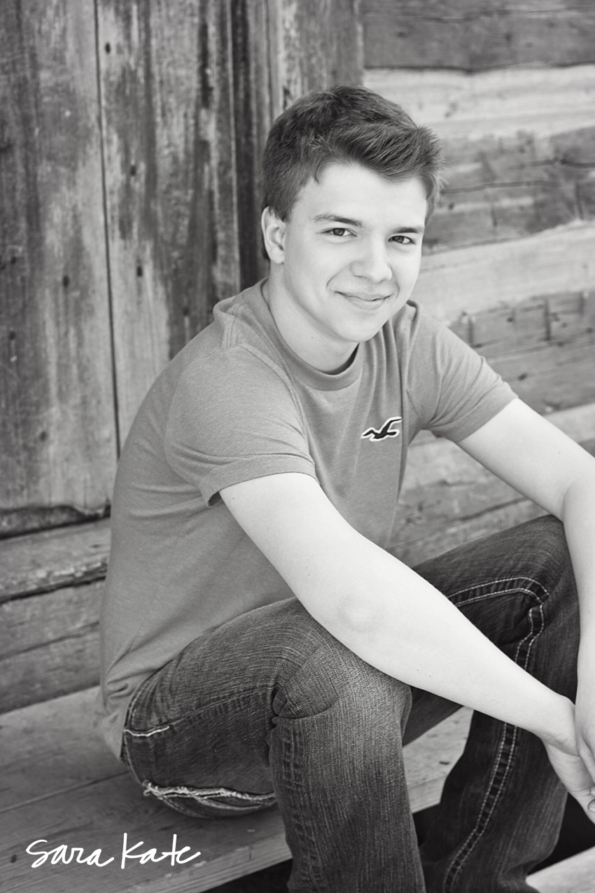 Meet Jonathan (and Family!) | 8th Grade Portraits | Sara Kate Photography